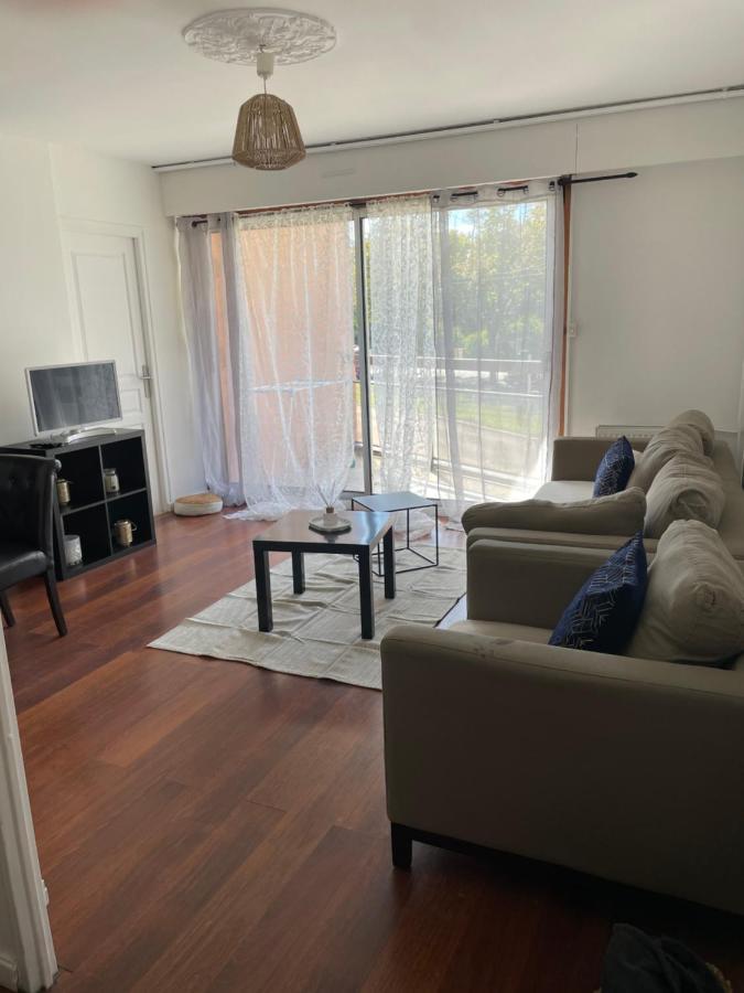 Appartement 2 Chambres Avec Parking Prive Gratuit Dijon Exterior foto